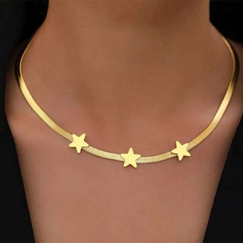 Fashion Jewelry Ins Star Necklace with gold stainless steel chain and star-shaped pendants.